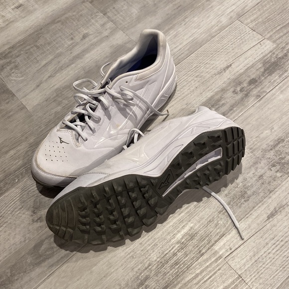 Mizuno Softball Turf Shoes - Picture 2 of 2
